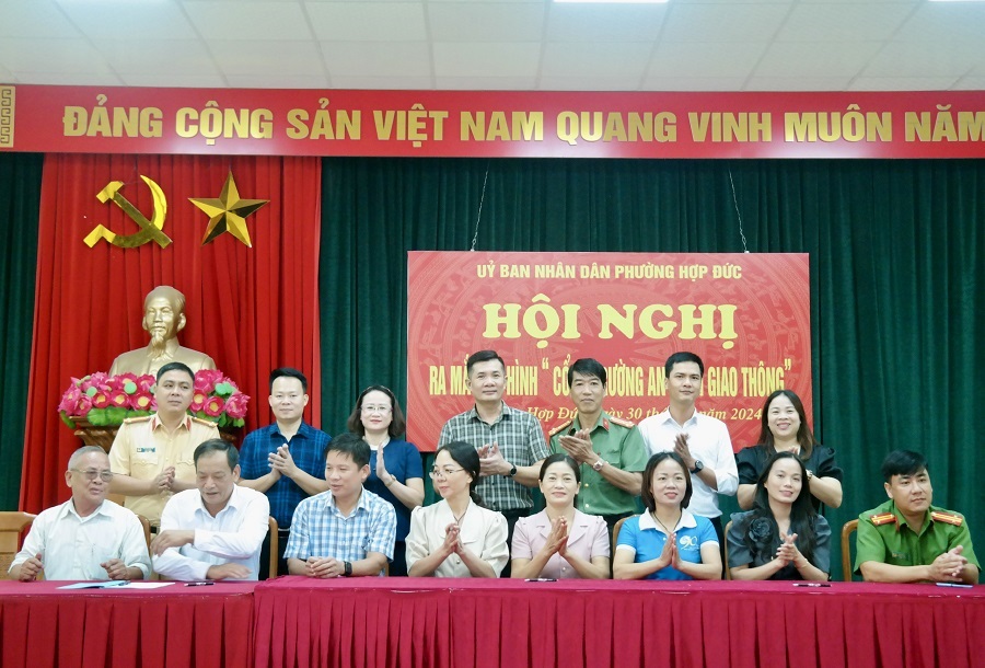 Phường Hợp Đức ra mắt mô hình “Cổng trường an toàn giao thông”